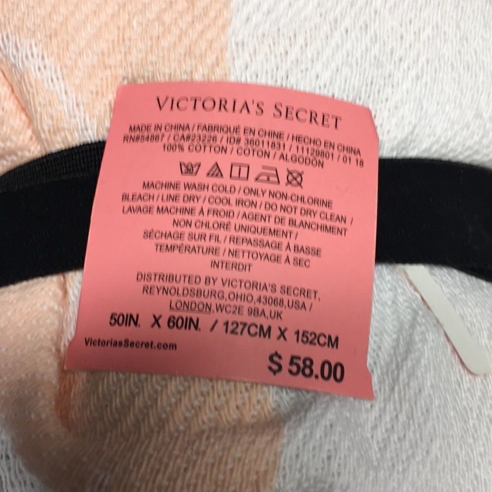 NEW❤️Pink Victoria Secret Blanket for beach - Picture 5 of 5
